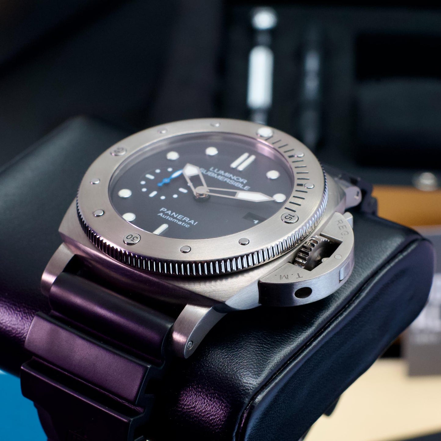 Panerai PAM01305 Luminor Submersible Titanium Black Dial front view