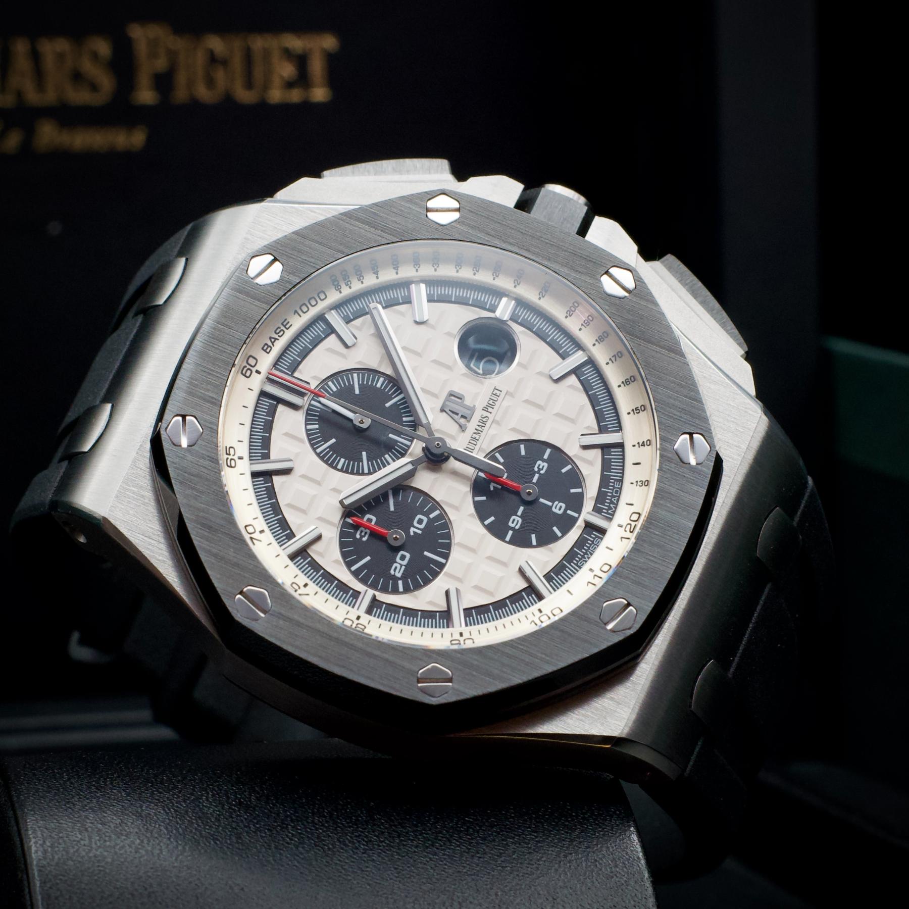 Audemars Piguet Royal Oak Offshore 26400SO Panda Dial 44mm 2016 Full Set