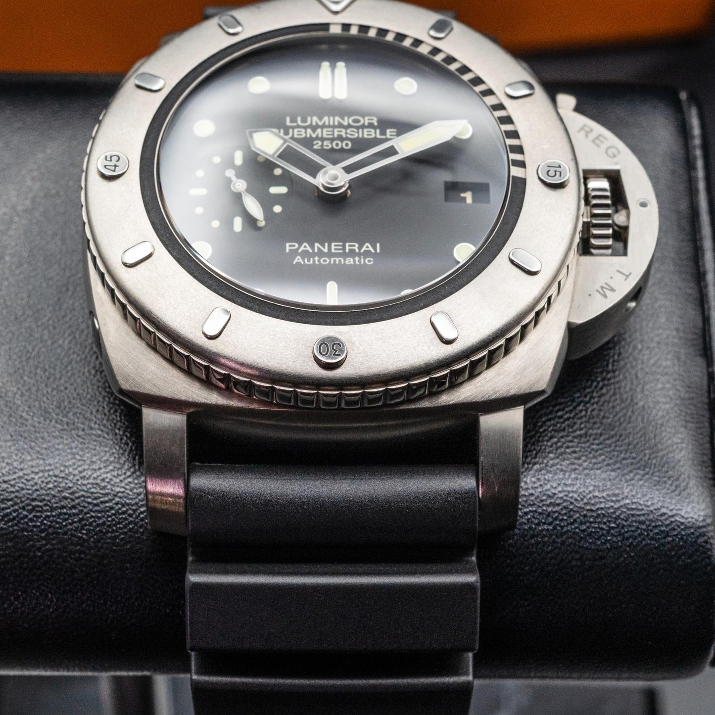 Panerai Submersible 1950 2500m PAM00364 Titanium