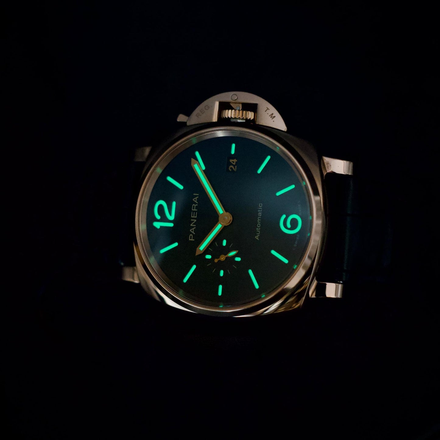 Panerai Luminor Due Goldtech PAM01041 42mm Black Dial Box Papers 2023