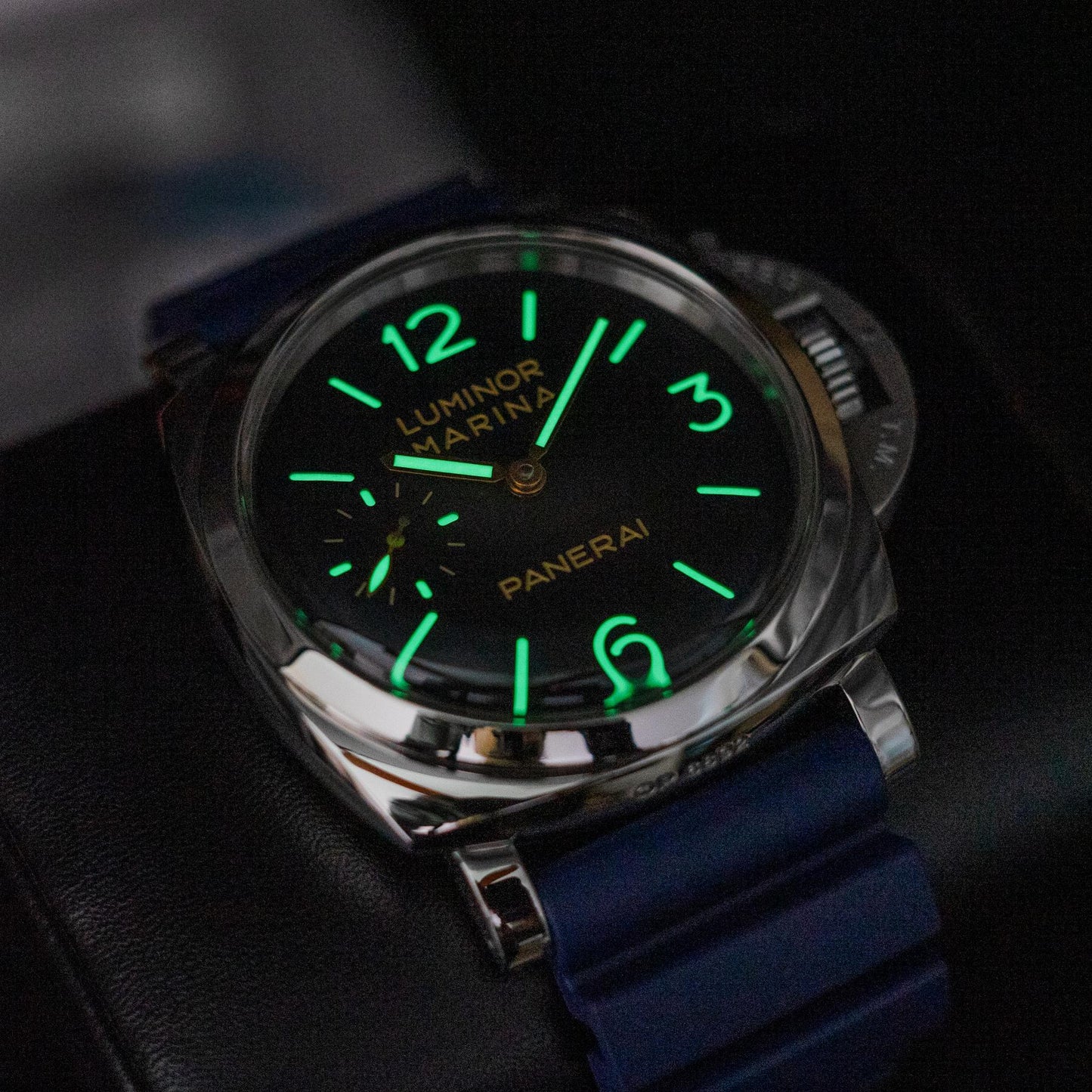 PAM00422 with blue strap Lumes