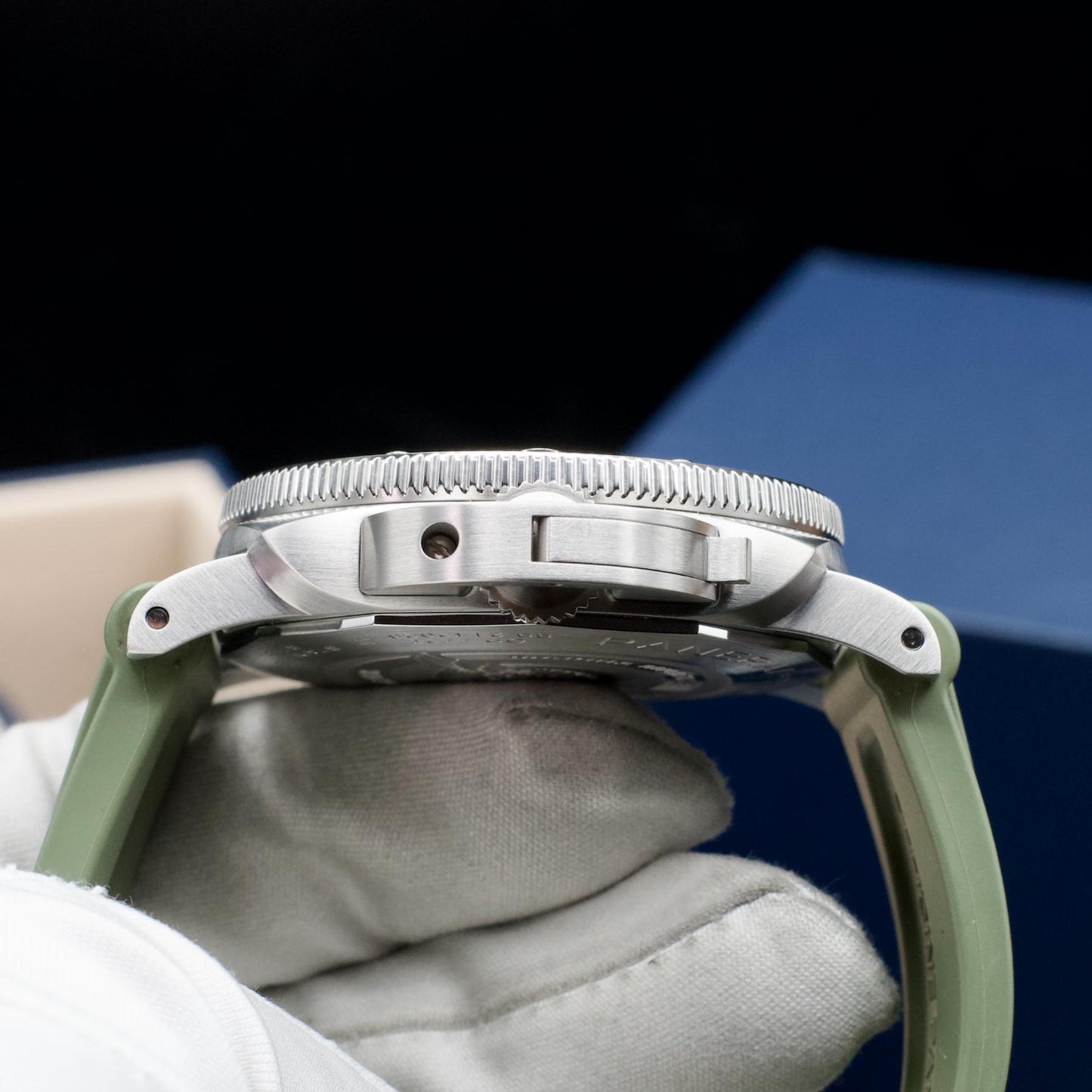 Side view of PAM01697