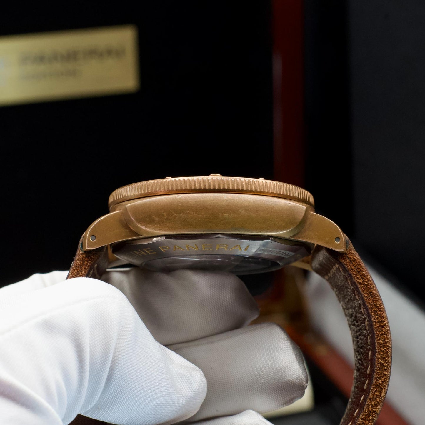 Panerai PAM00507 Luminor Submersible 1950 Automatic Bronzo side view of the case