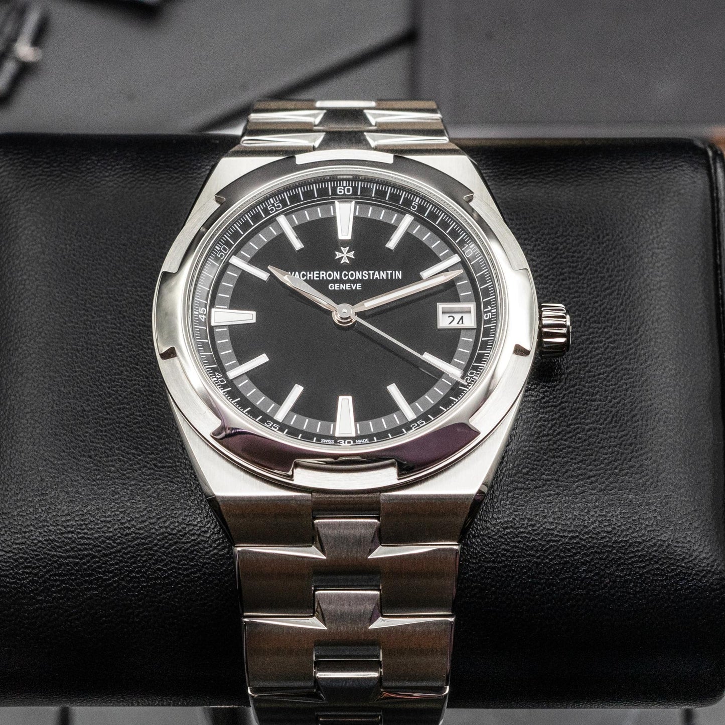 Vacheron Constantin Overseas 4500V/110A-B483 41mm Steel Black Dial Box Papers