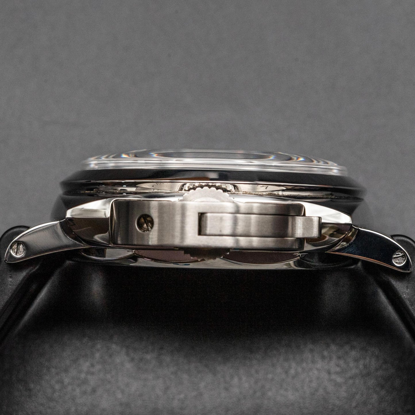 PAM00423 47mm Steel Black Dial