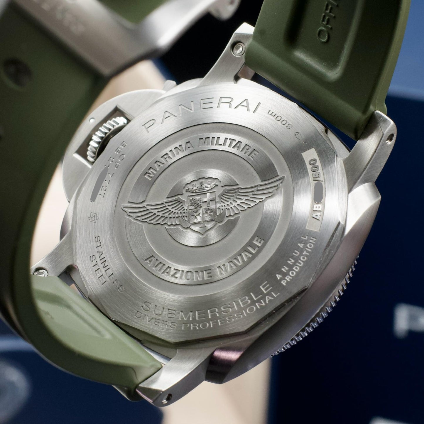 Panerai Submersible Marina Militare PAM01697 case back design