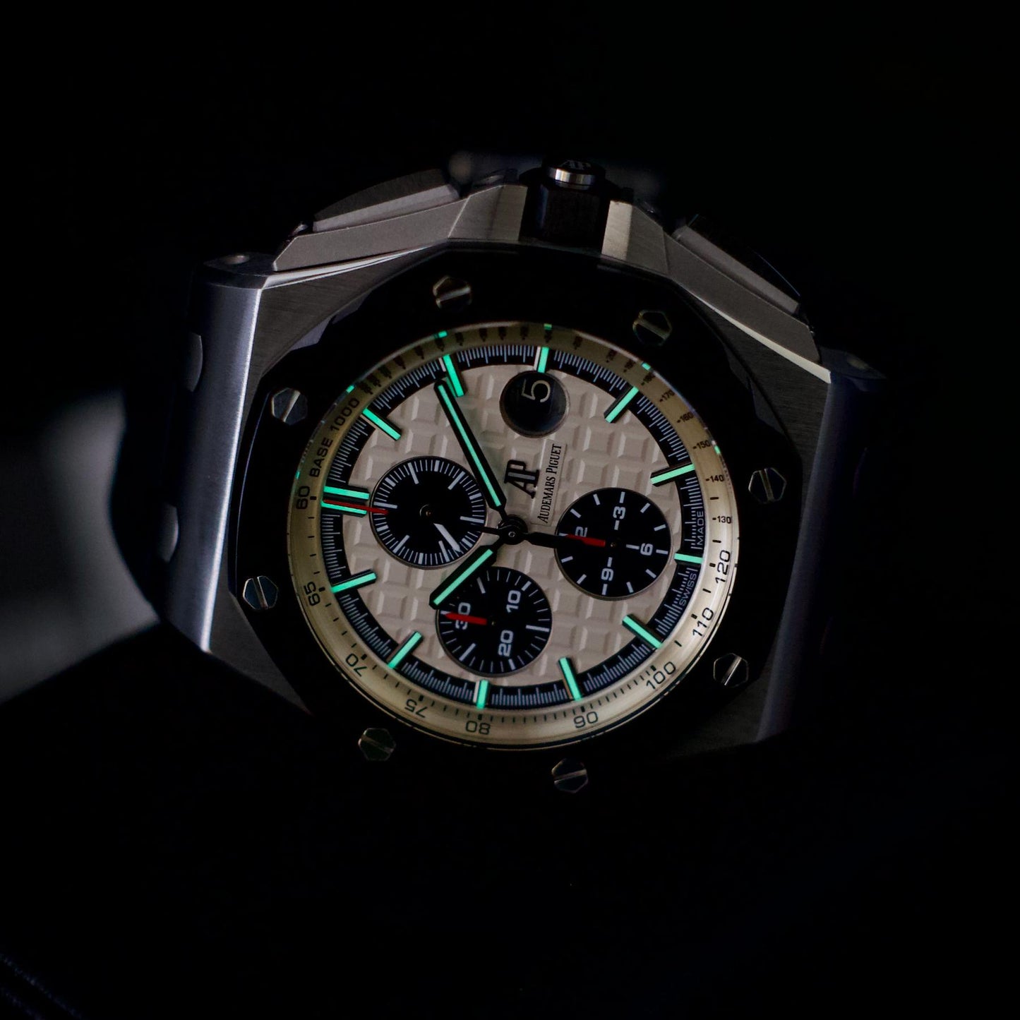 Audemars Piguet Royal Oak Offshore 26400SO Panda Dial 44mm 2016 Full Set