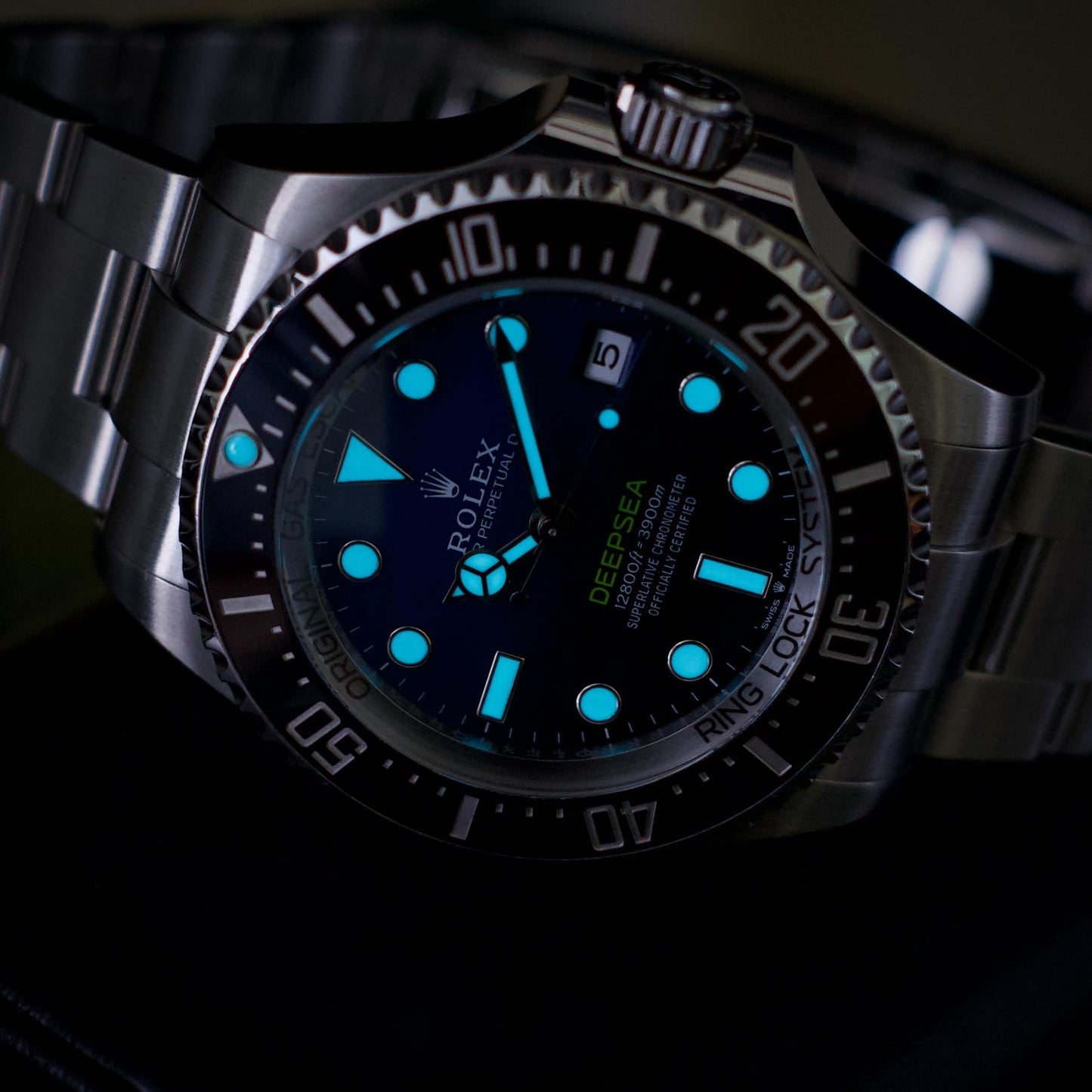 Rolex Deepsea Sea-Dweller 136660 Blue James Cameron 44mm 2025 Full Set