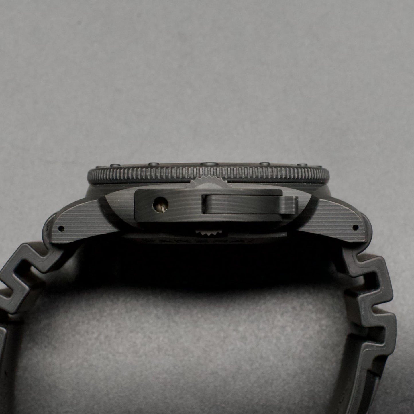 CarboTech PAM02231 42mm Black Dial
