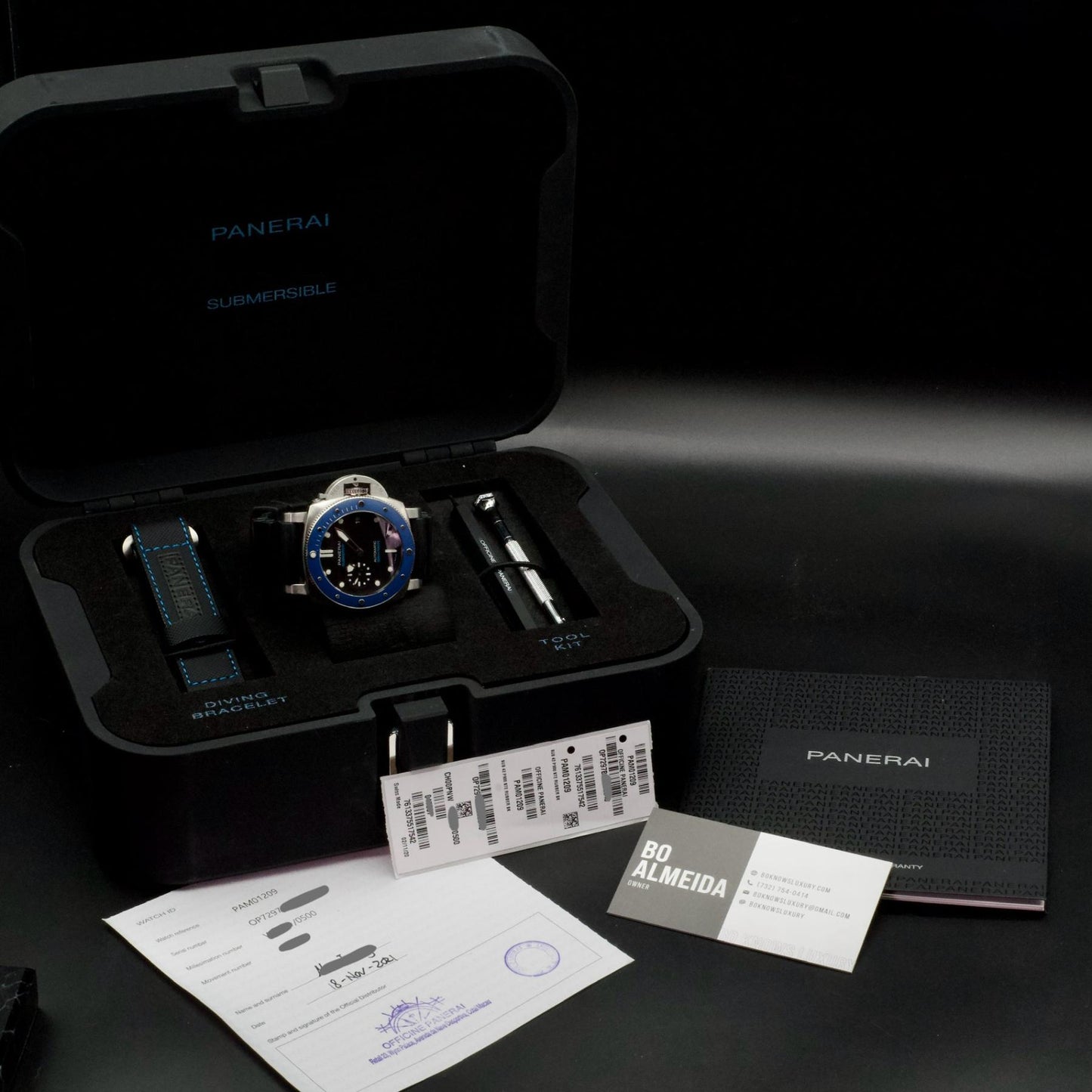 PAM01209 Submersible Limited Edition Azzurro Blue in box with extra strap