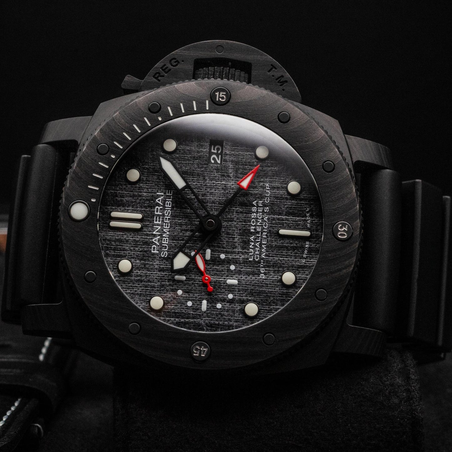 Panerai Submersible Luna Rossa PAM01039 47mm Carbotech Box Papers 2020