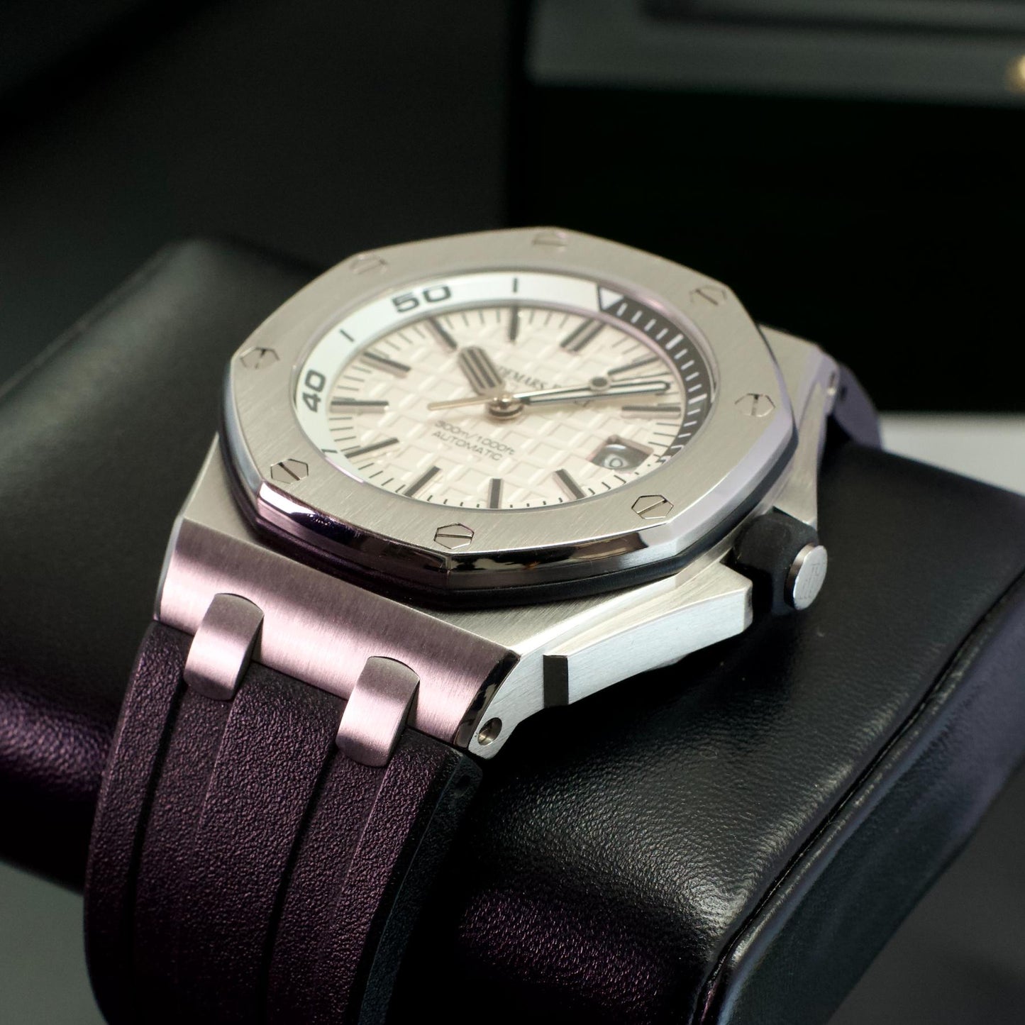 Audemars Piguet 15710ST Royal Oak Offshore Diver Stainless Steel White Dial bottom right
