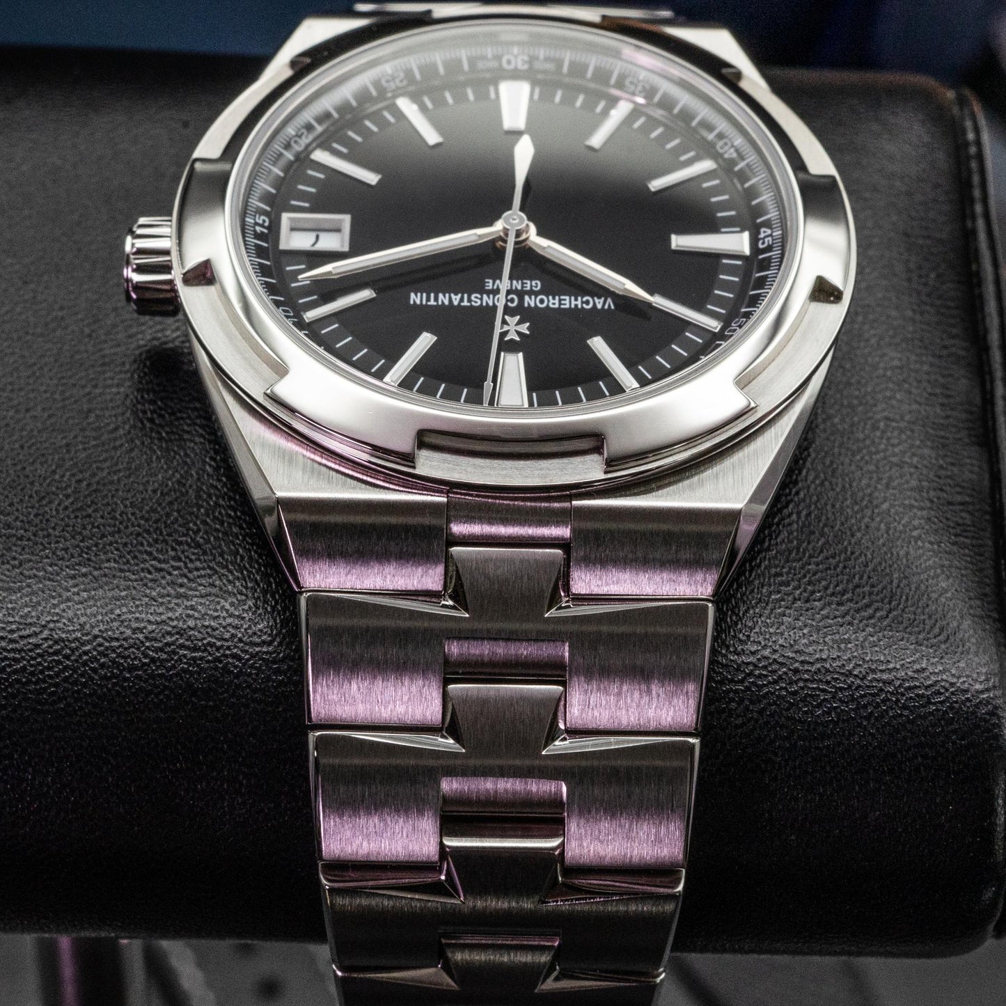 Vacheron Constantin Overseas 4520V/210A-B483 Steel Black Dial 41mm Box Papers