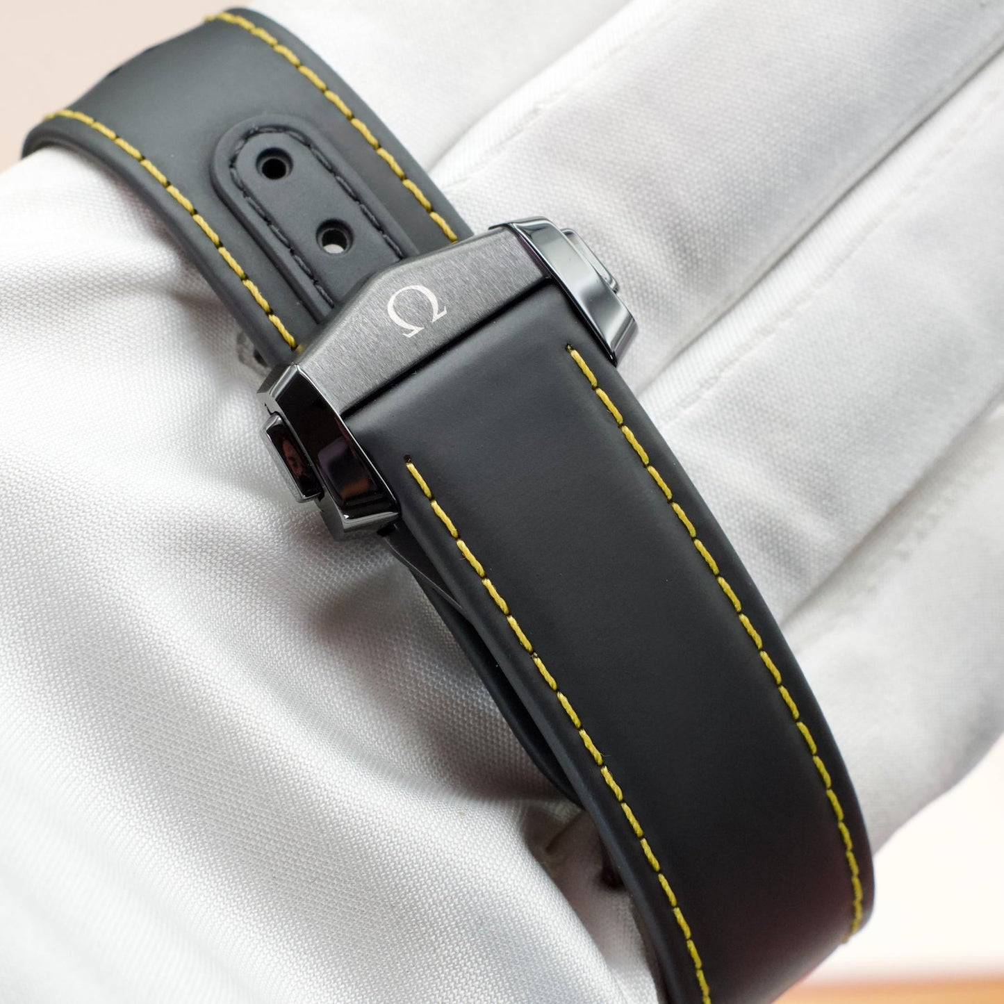 Omega Speedmaster Dark Side Moon Apollo 8 44mm Ceramic Box Papers 2024