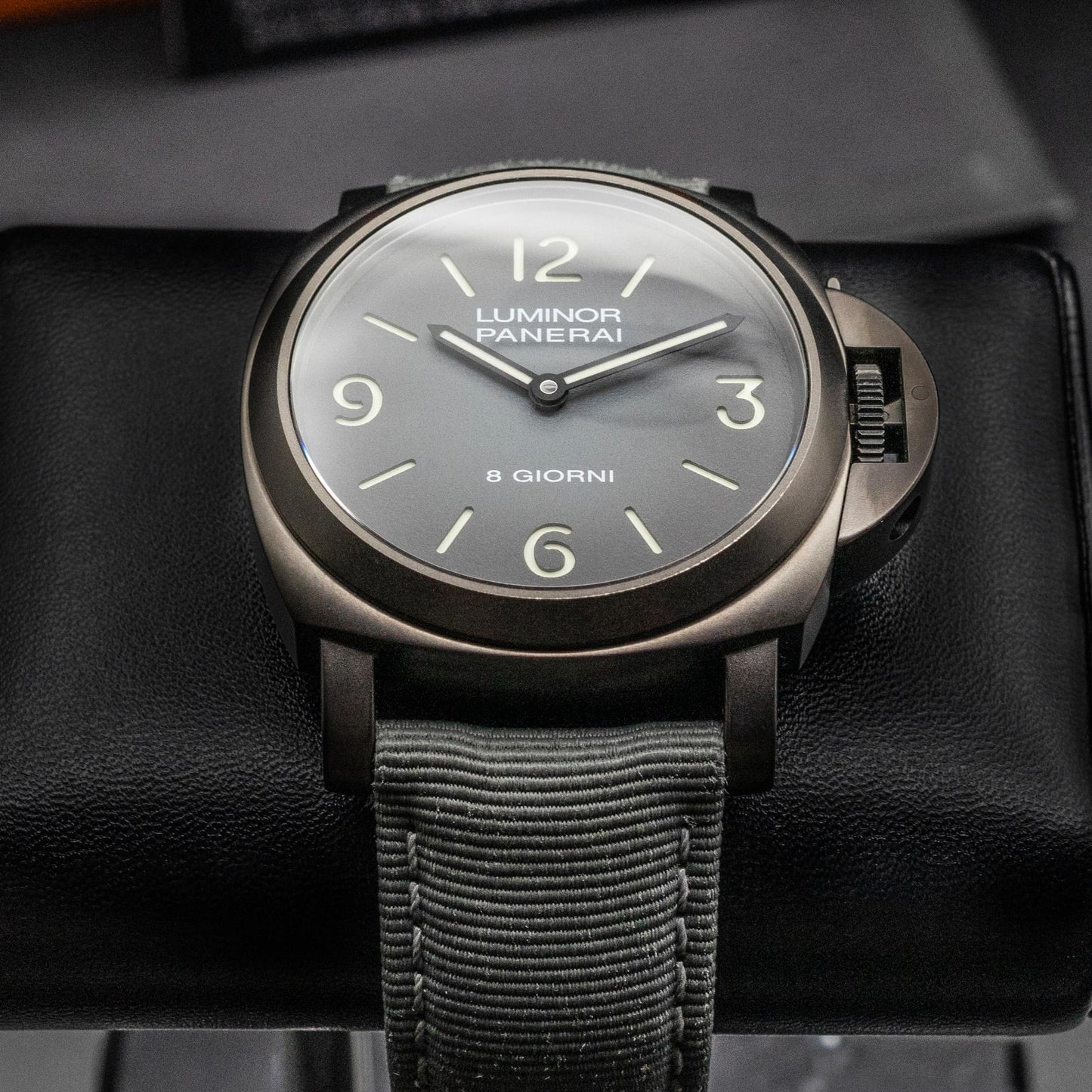 Panerai Luminor Base 8 Giorni Geneva Boutique PAM02121 Titanium LE 121