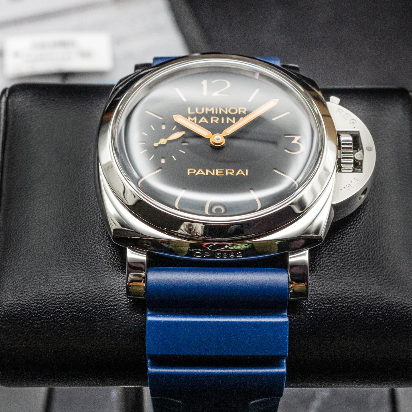 PAM00422 with blue strap