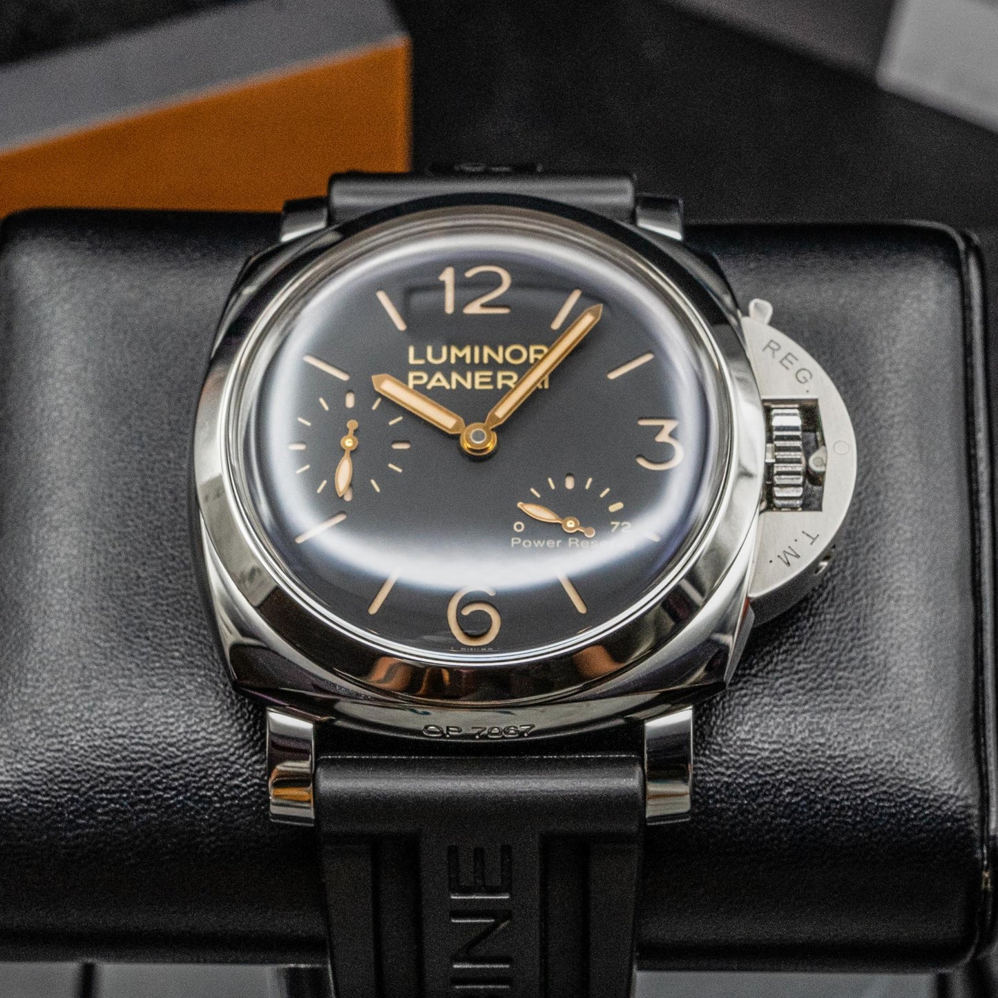 PAM00423 47mm Steel Black Dial