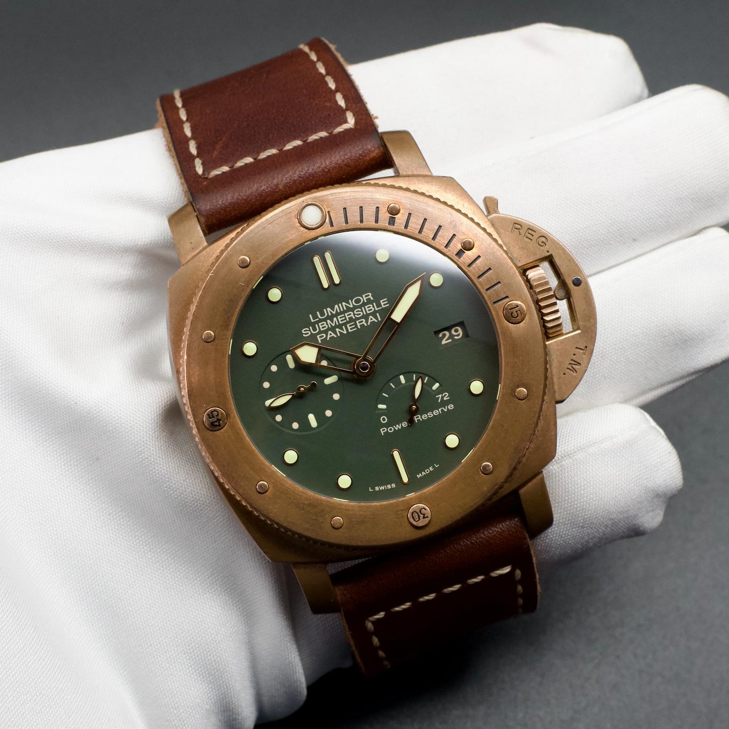 Panerai PAM00507 Luminor Submersible 1950 Automatic Bronzo size comparison to hand