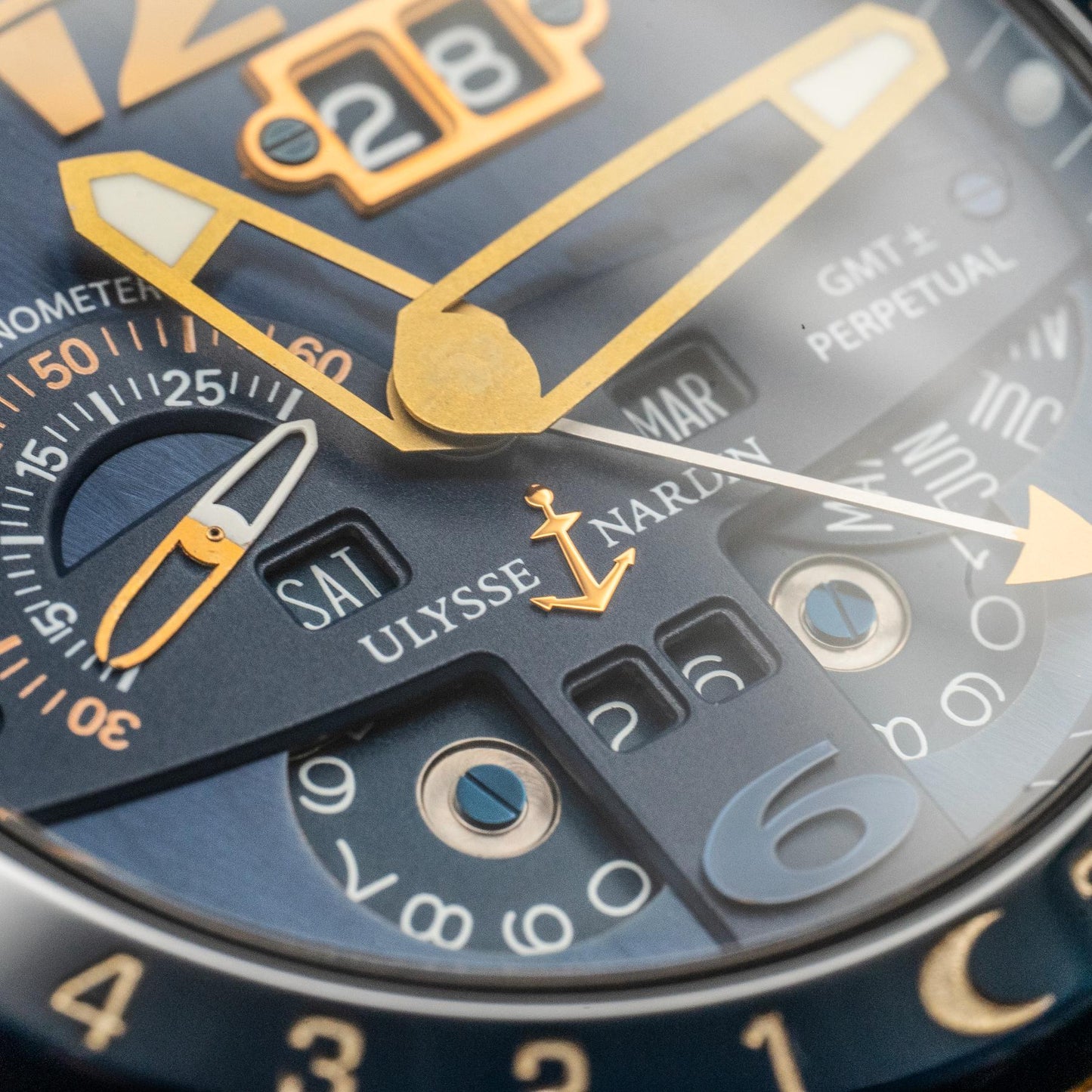 Ulysse Nardin El Toro GMT 326-00-3/BQ High quality close up image
