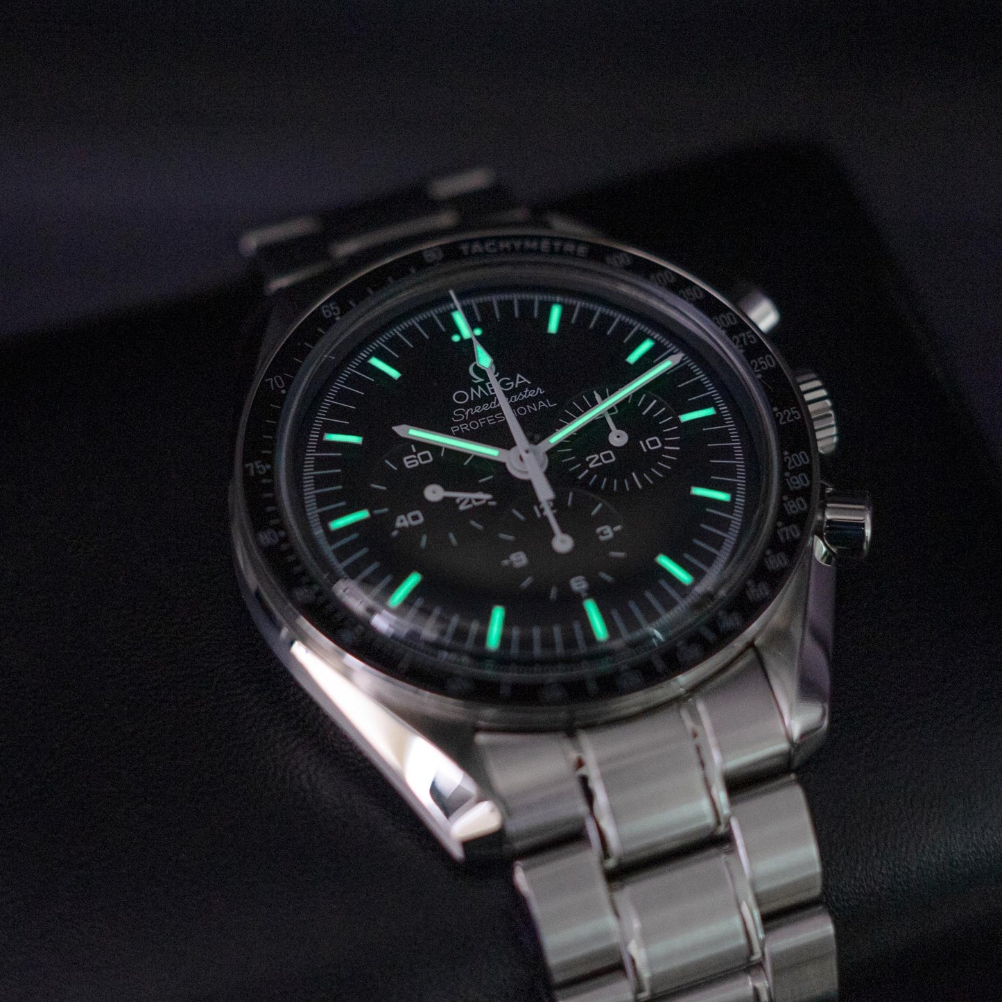 Omega Speedmaster Moonwatch Professional 311.30.42.30.01.005 Box Papers 2015