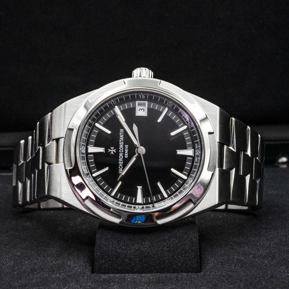 Vacheron Constantin Overseas 4500V/110A-B483 Steel Black Dial Box Papers 2021