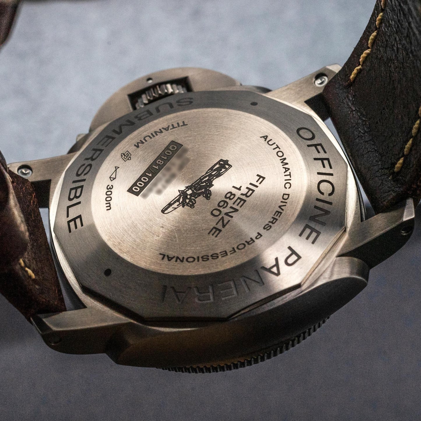 Left-Handed PAM00569 Back