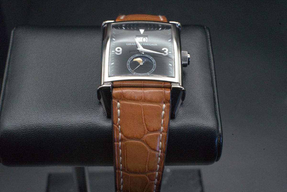 Girard-Perregaux Vintage 1945 25800 32mm White Gold Black Dial Moonphase Box