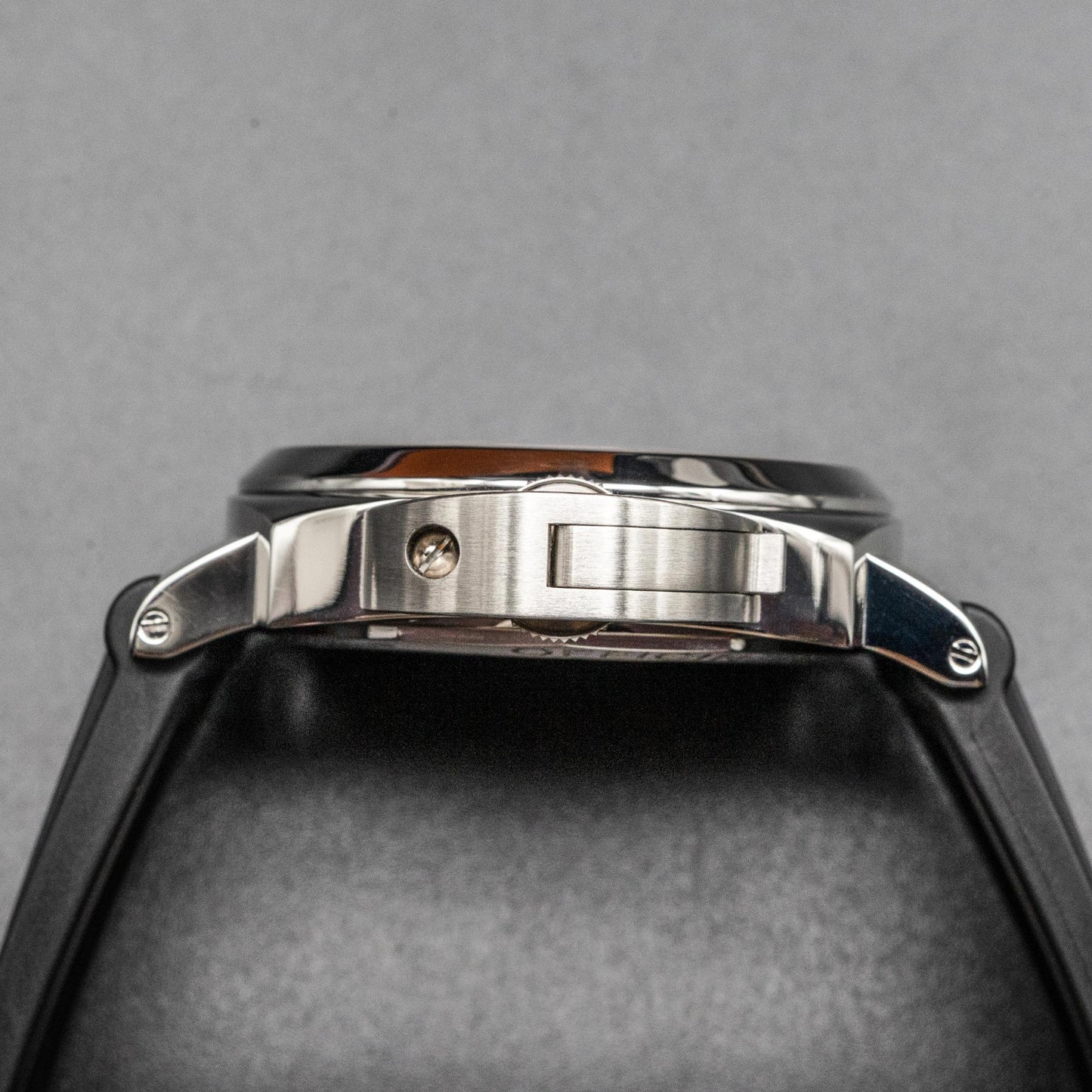 Panerai Luminor Base 8 Days PAM00560 44mm