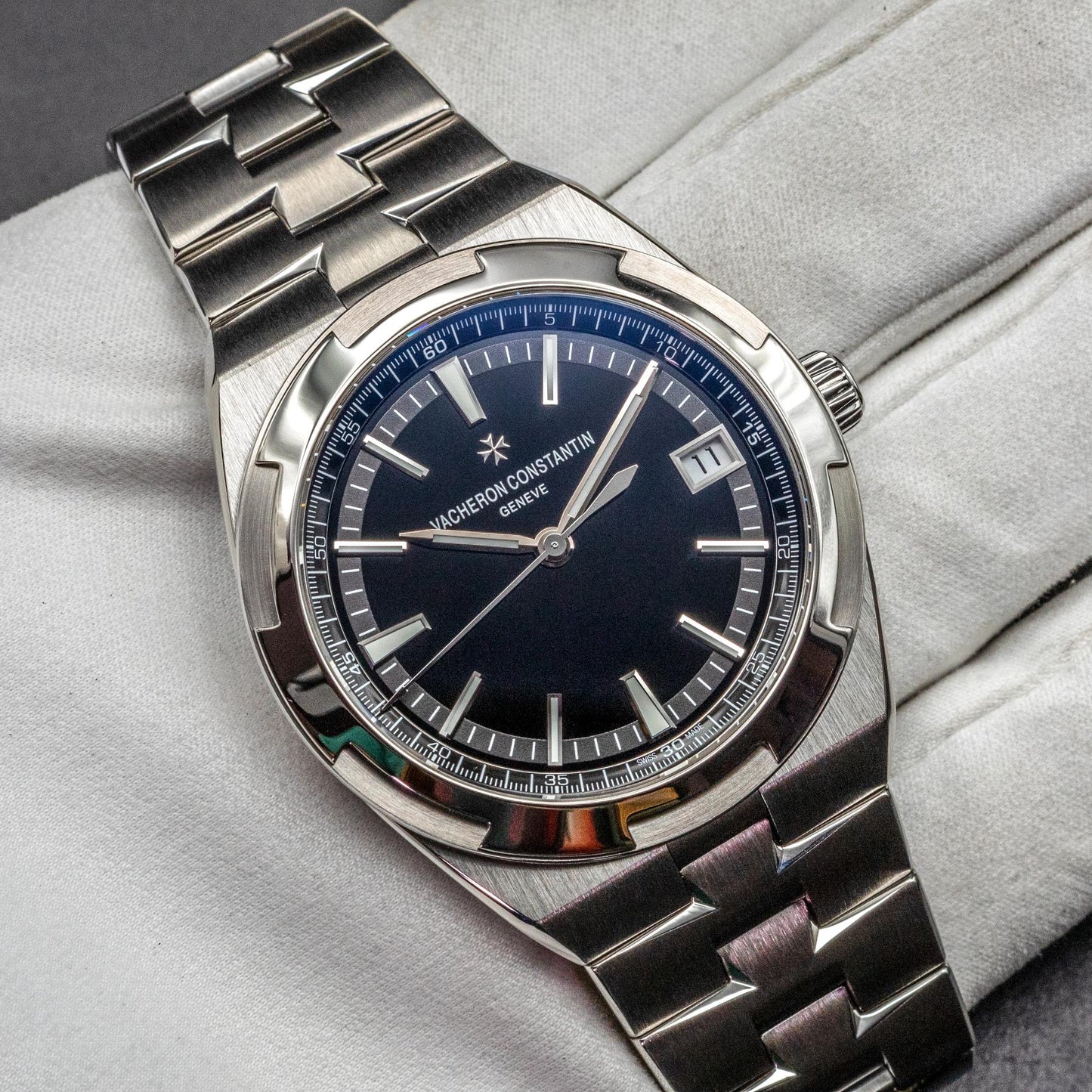 Vacheron Constantin Overseas 4500V/110A-B483 41mm Black Dial Box Papers 2021