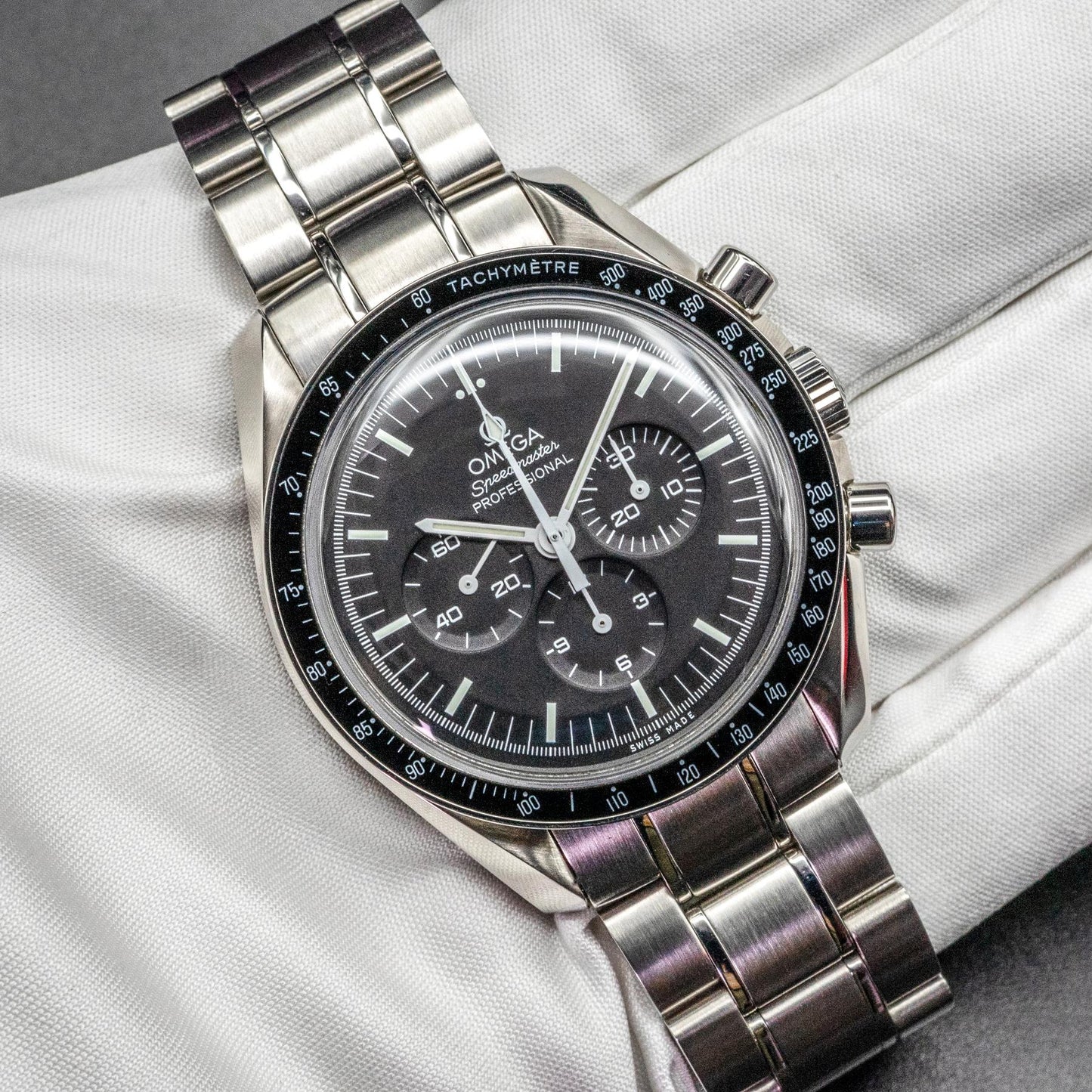 Omega Speedmaster Moonwatch Professional 311.30.42.30.01.005 Box Papers 2015