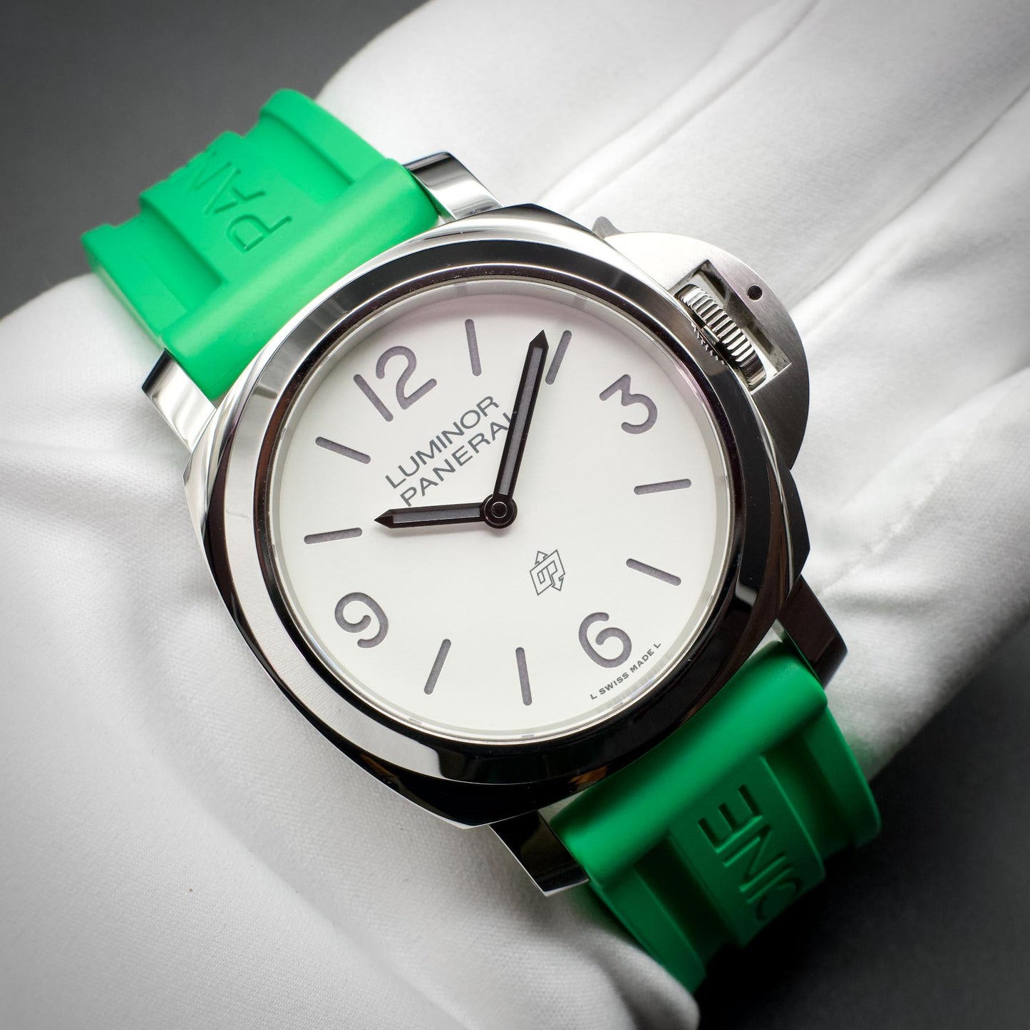 Panerai PAM01087 Luminor Base Logo 44mm Steel White Dial Full Set 2025