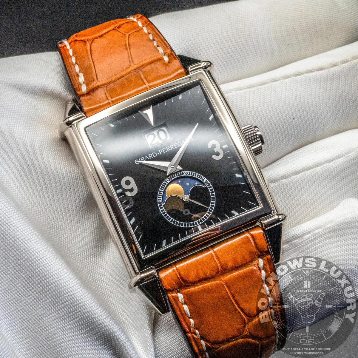 Girard-Perregaux Vintage 1945 25800 32mm White Gold Black Dial Moonphase Box