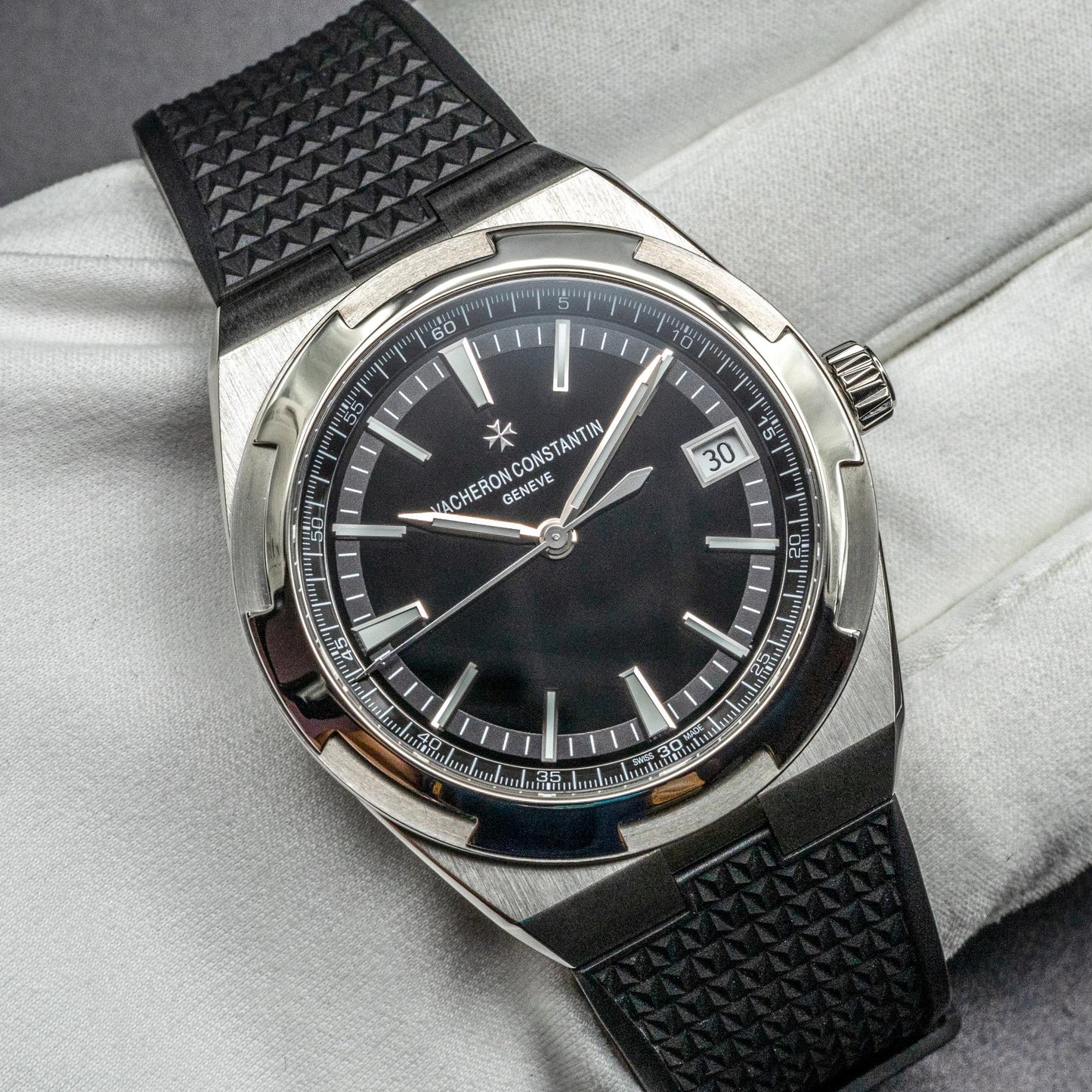 Vacheron Constantin Overseas 4500V/110A-B483 41mm Black Dial Box Papers 2021