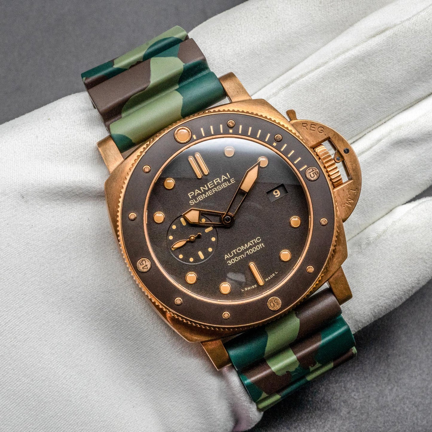 Panerai Submersible Bronzo PAM00968 47mm Bronze Brown Dial Box Papers 2023