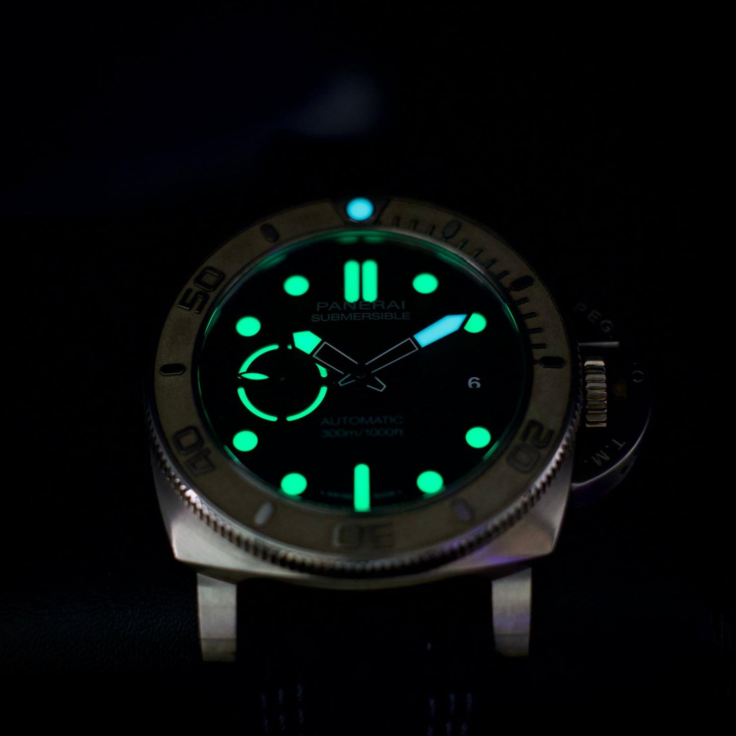 Panerai Submersible Mike Horn lumens in dark