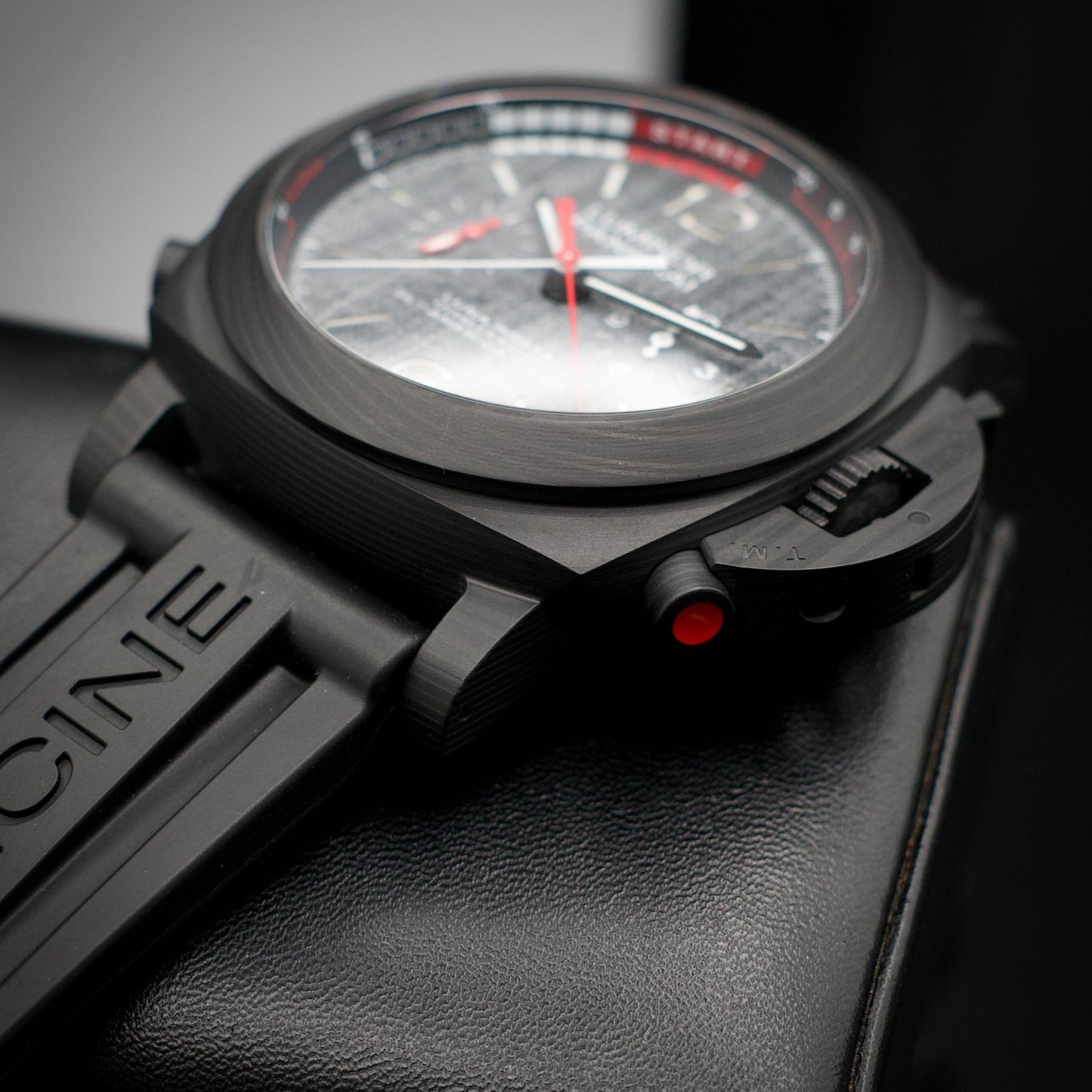 Panerai PAM01038 Luminor Luna Rossa Regatta Carbotech 47mm 2021 Full Set