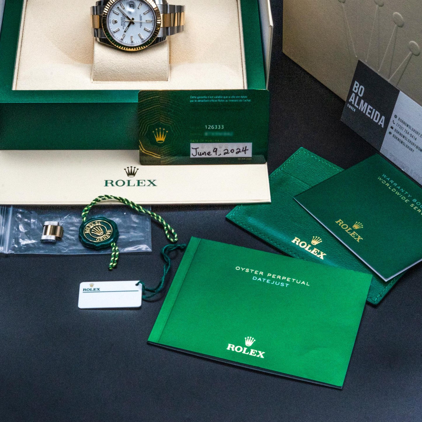 Rolex Datejust 41 126333-0001 Yellow Gold  content