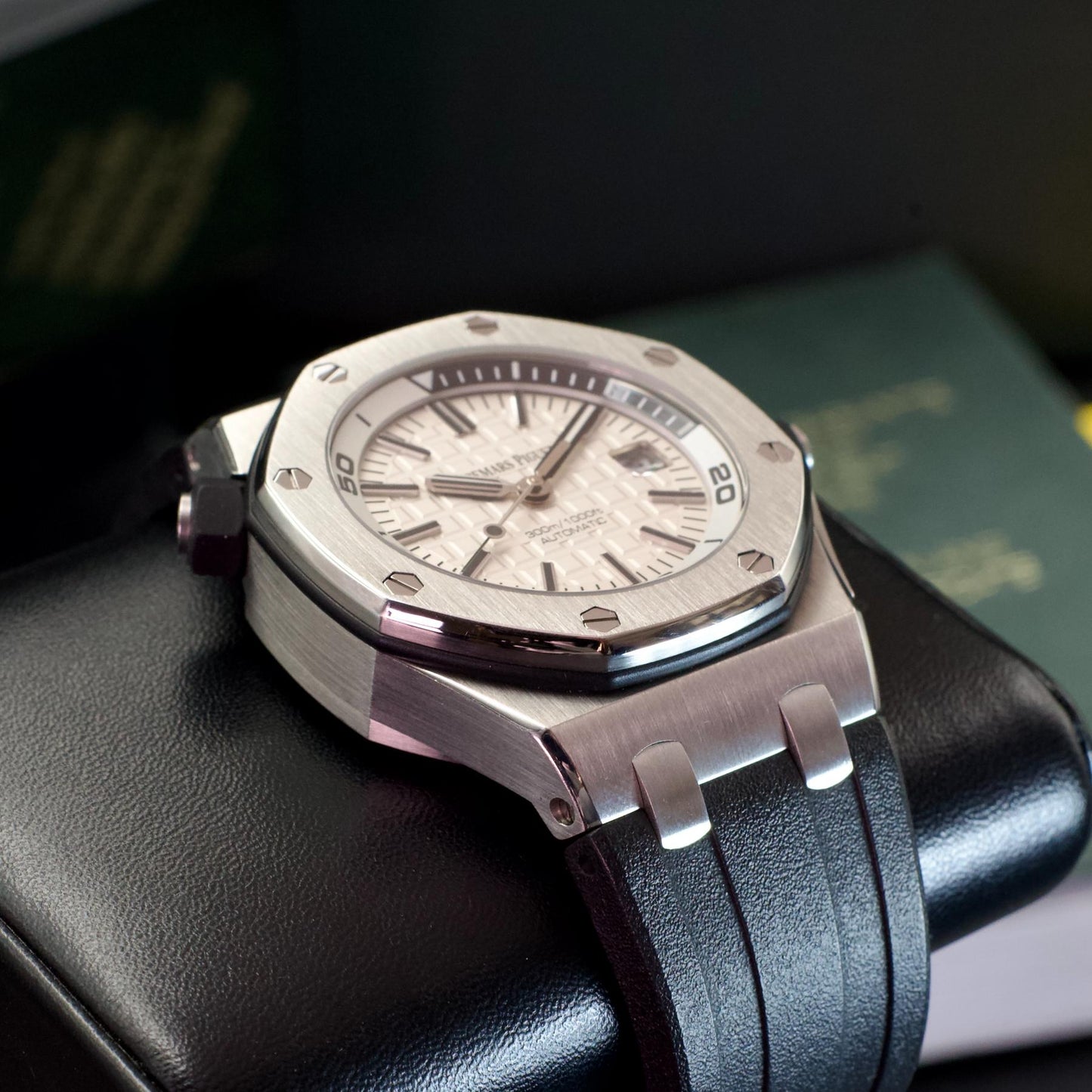 Audemars Piguet 15710ST Royal Oak Offshore Diver Stainless Steel White Dial bottom left