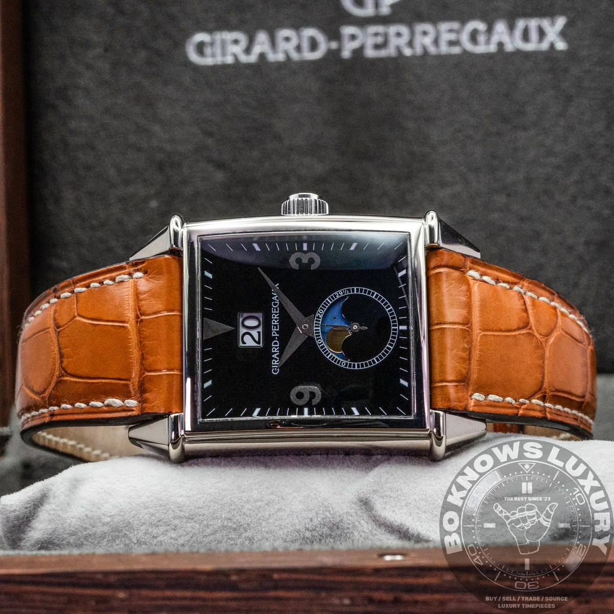 Girard-Perregaux Vintage 1945 25800 32mm White Gold Black Dial Moonphase Box