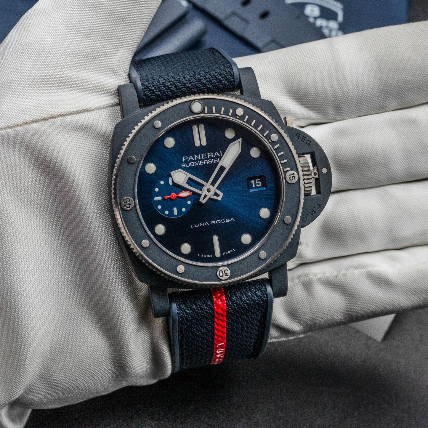 Panerai Submersible Luna Rossa PAM01466 44mm Ti-Ceramitech Blue Box Papers 2024