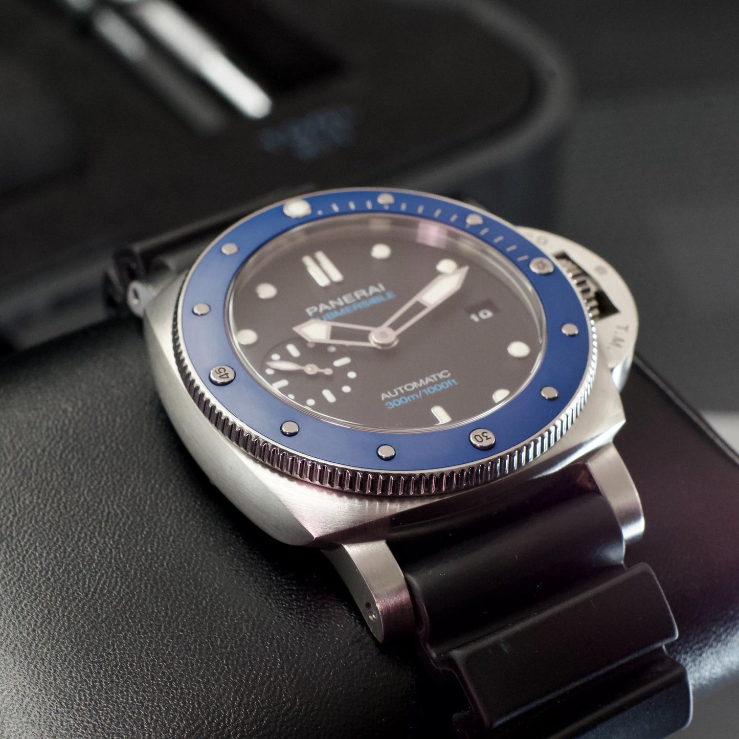 Panerai Luminor PAM01209 Submersible Limited Edition Azzurro Blue bottom left