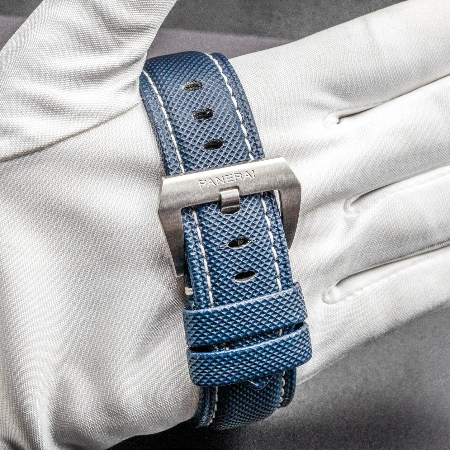 Panerai Luminor Blu Mare PAM01085 44mm Steel Blue Dial Box Papers 2021