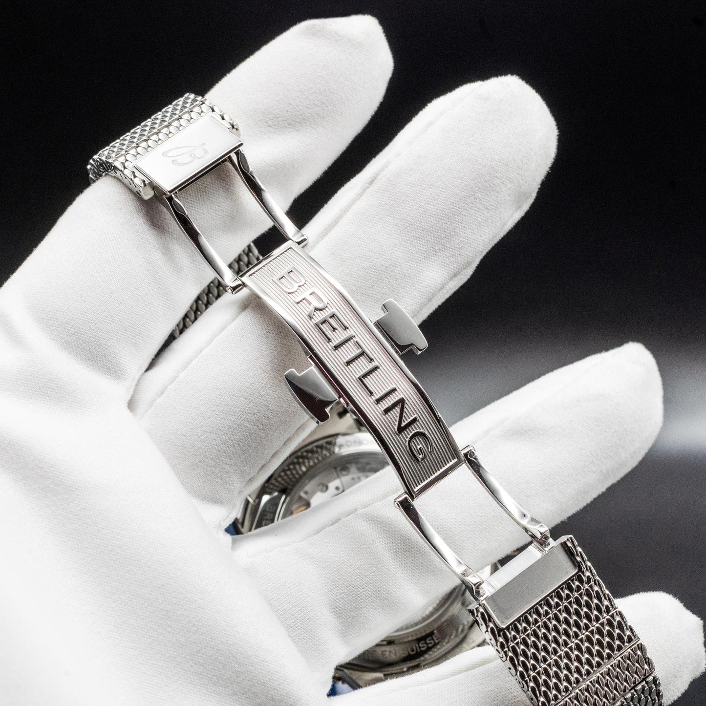 Breitling Superocean Heritage B01 Chronograph 42mm Steel Black Mesh Papers