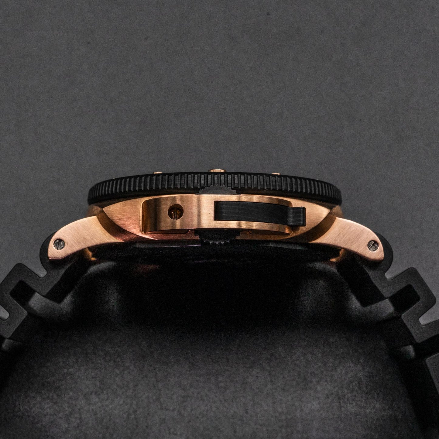 Panerai Submersible Goldtech OroCarbo PAM01070 44mm Gold Box Papers 2022