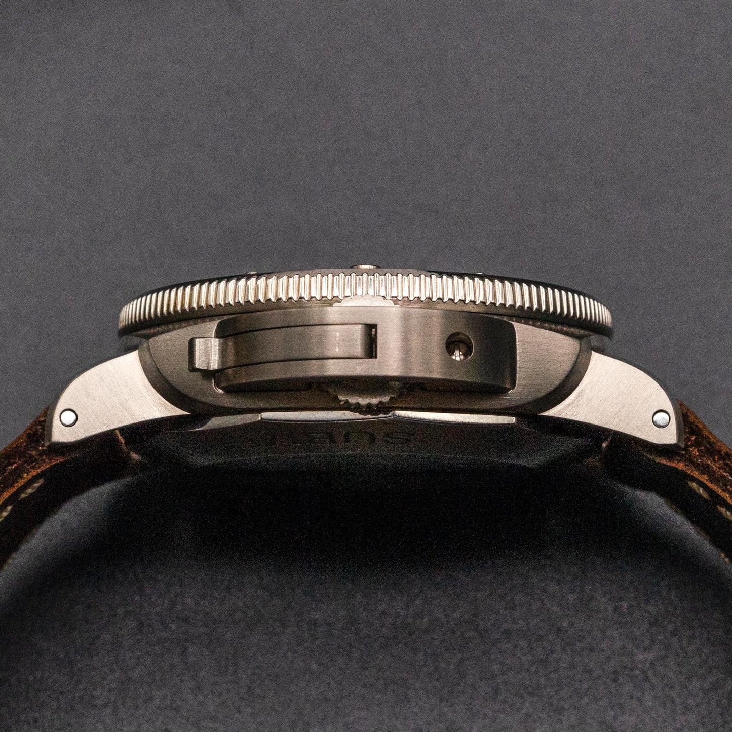Left-Handed PAM00569
