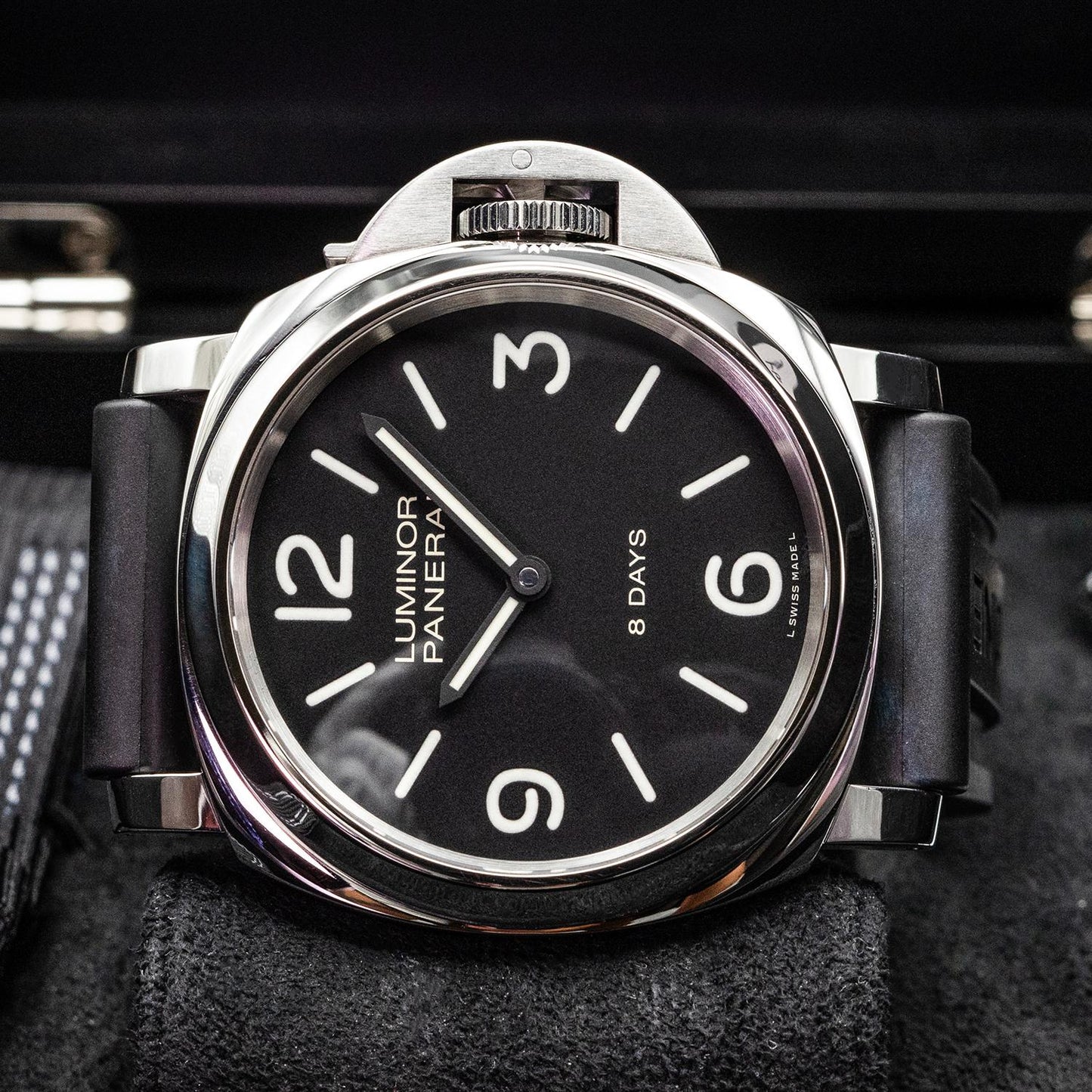 Panerai Luminor Base 8 Days PAM00560 44mm