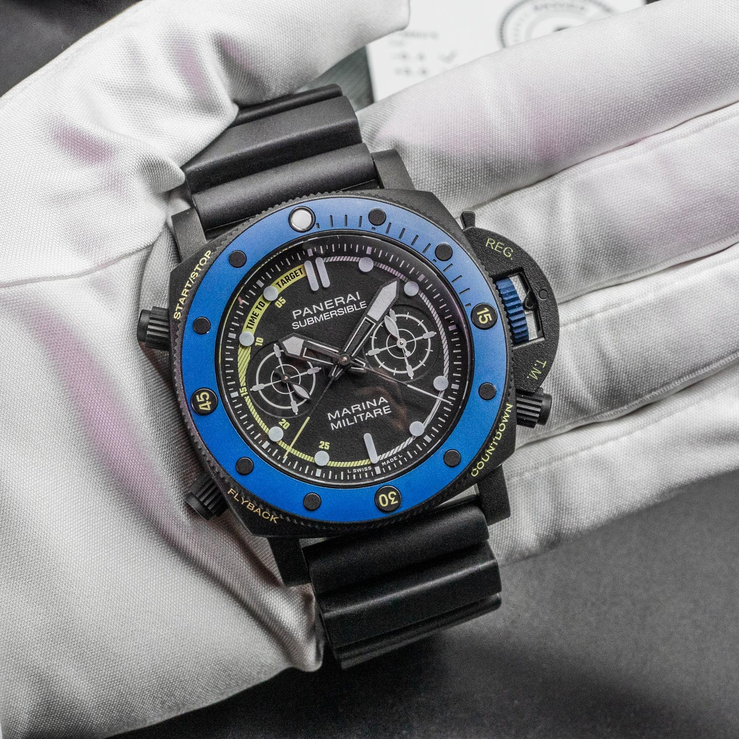 Panerai Submersible Forze Speciali PAM02239 47mm Titanium DLC 2024