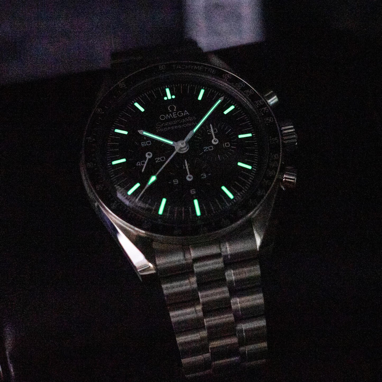 Omega Speedmaster Moonwatch 310.30.42.50.01.001 Lumes