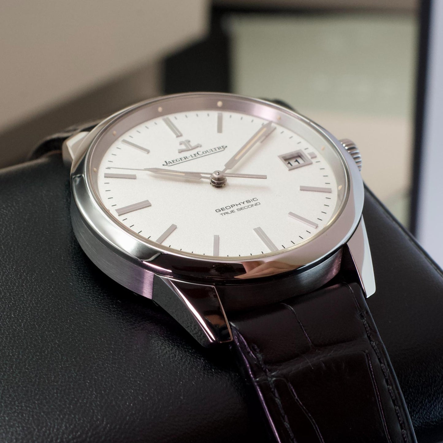 Jaeger-LeCoultre Geophysic True Second 8018420 39mm Steel Silver Dial Papers