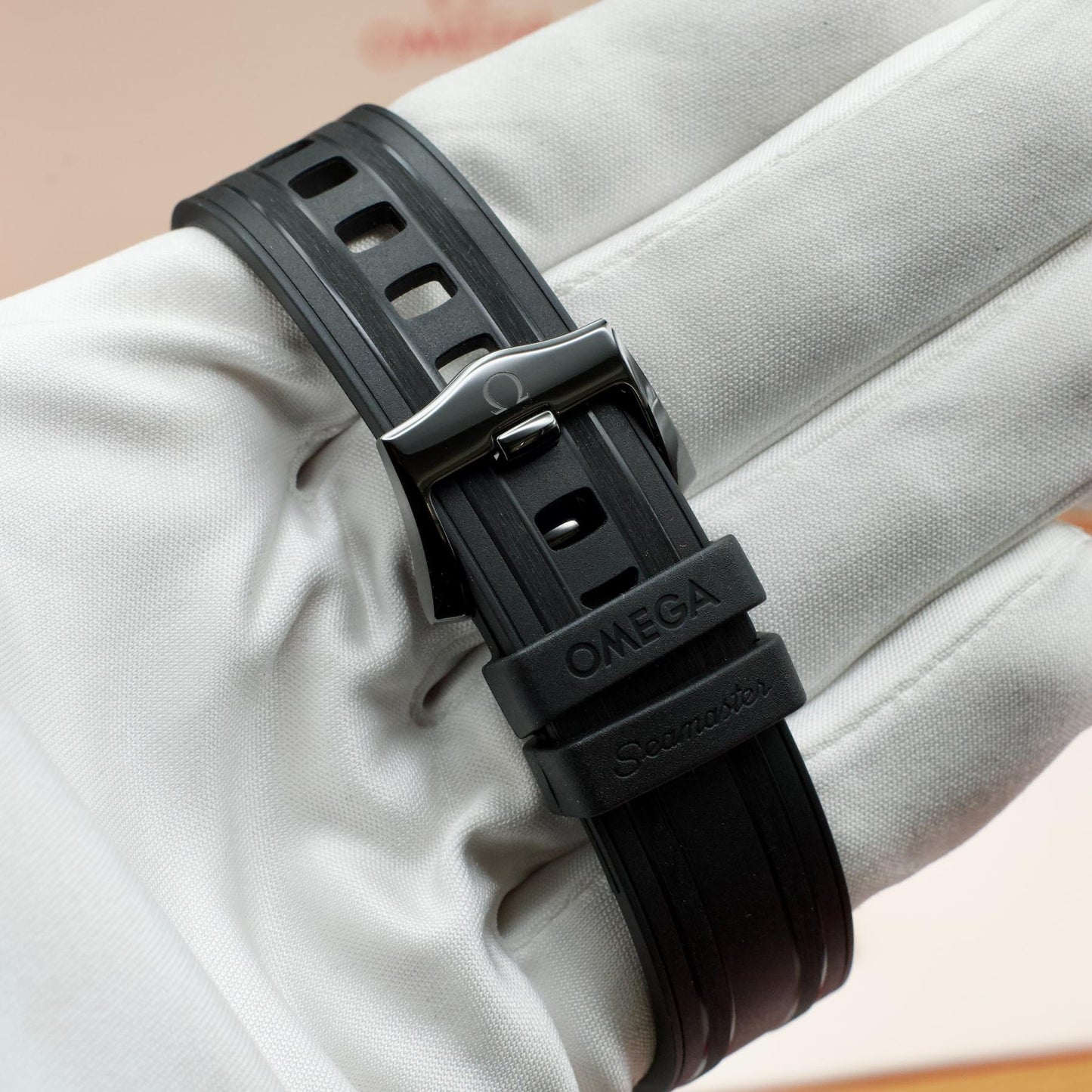 Omega Seamaster 300M 210.62.44.20.01.001 Ceramic Sedna Gold 43.5mm Mint 2025